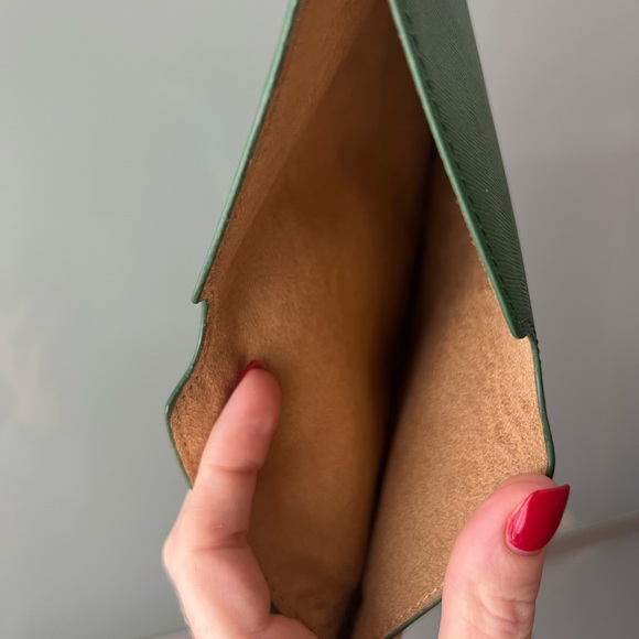 Cynthia Rowley Genuine Saffiano Leather iPad/Tablet Sleeve in Hunter Green - Picture 4 of 8